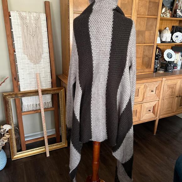 Cute JJ Sisters Open Front Cardigan - Picture 2 of 6